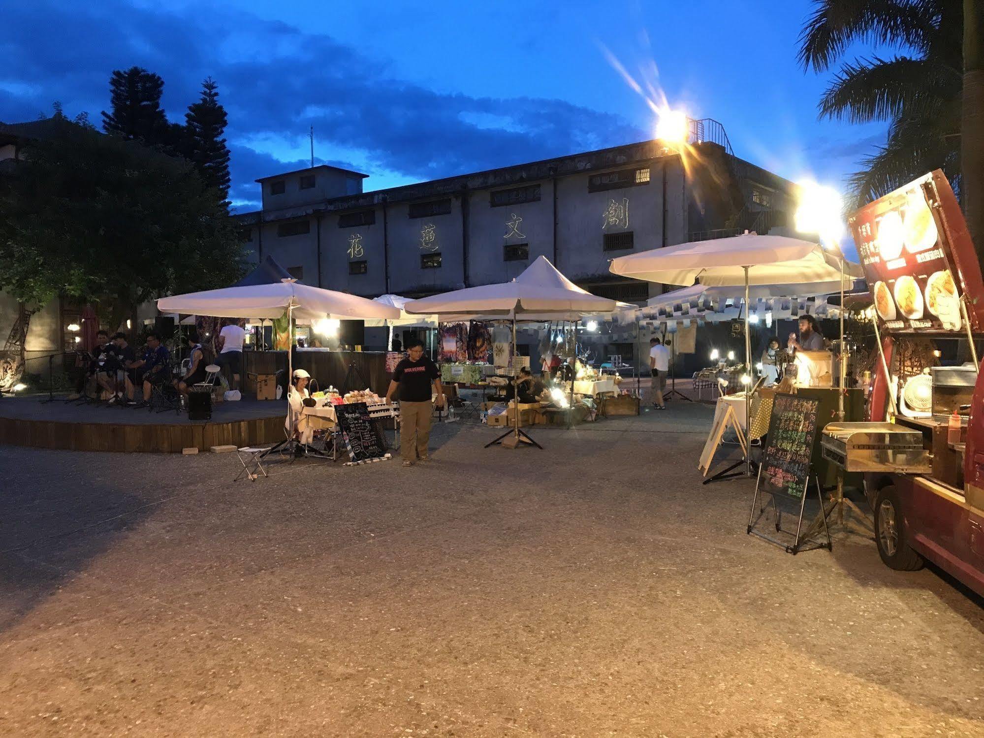 花蓮歐洲之星民宿 文創園區旁 鄰香榭大道 名產街 近東大門夜市 太平洋公園 杰西廣場 Hualien Exterior foto